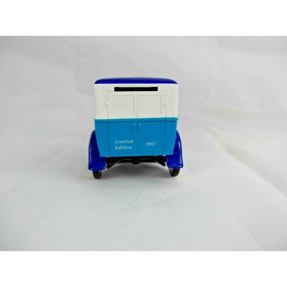 Armstrong Air Conditioning Model A FORD die cast truck LIBERTY CLASSICS BANK - Picture 6 of 9